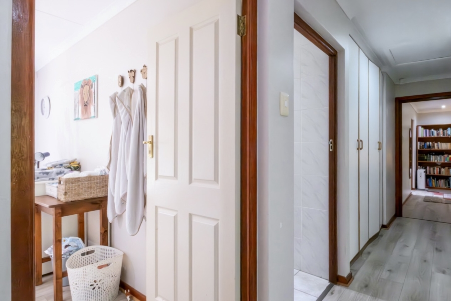 5 Bedroom Property for Sale in Fernridge Western Cape